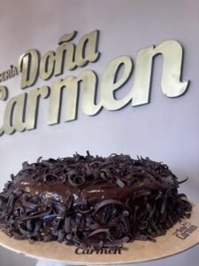 Torta de chocolate entera
