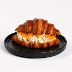 Croissant pollo y durazno