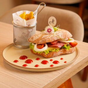 LA IMAGEN ES REFERENCIAL