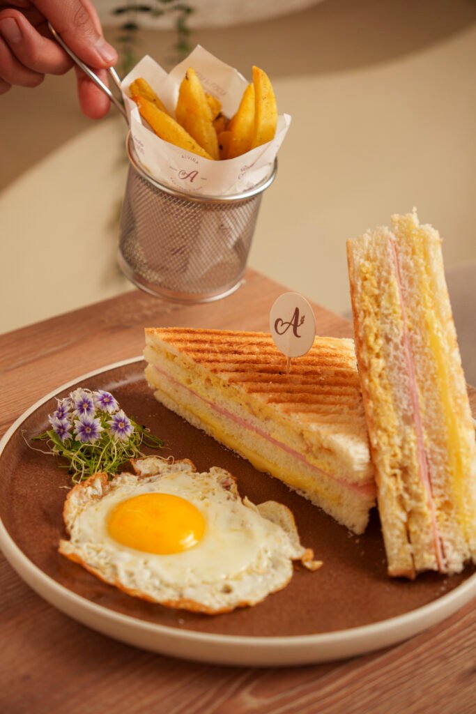 la imagen es referencial , podría variar la decoración