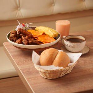 LA IMAGEN ES REFERENCIAL , PUEDE VARIAR LA DECORACION