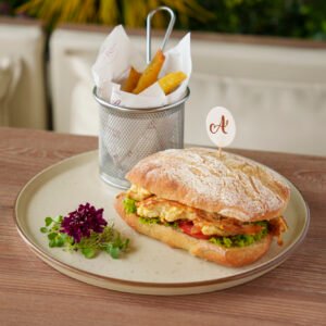 LA IMAGEN ES REFERENCIAL