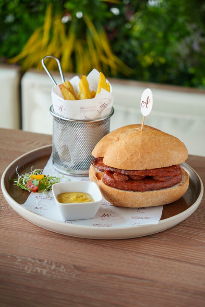 LA FOTO ES REFERENCIAL, LA DECORACION PUEDE VARIAR