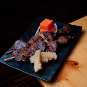 ANTICUCHO DE CORAZON DE RES