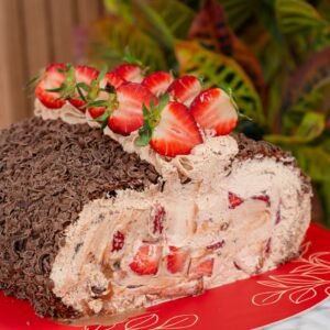 Enrollado de chocolate con fresas