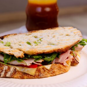 Pan con lomo ahumado