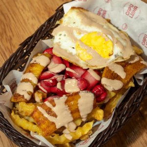 Salchipapa a lo pobre