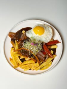 Lomo fino saltado montado