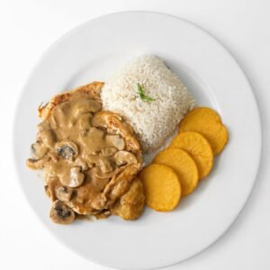 Pollo en salsa de champiñones